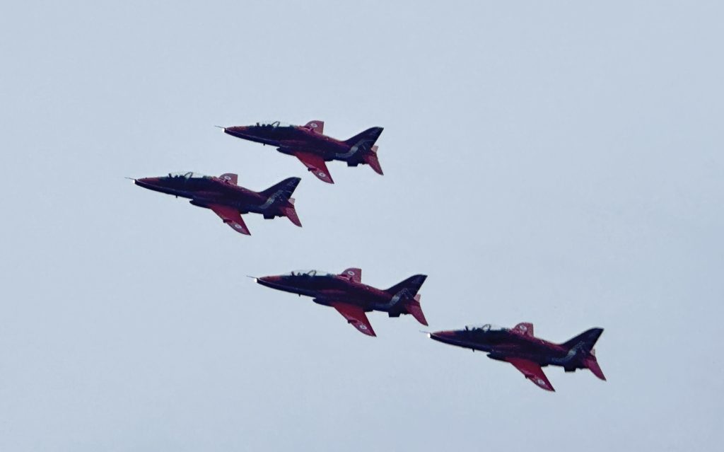 Four red arrows