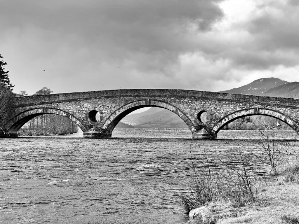 Walk along the River Tay​ and the bridge at Kenmore